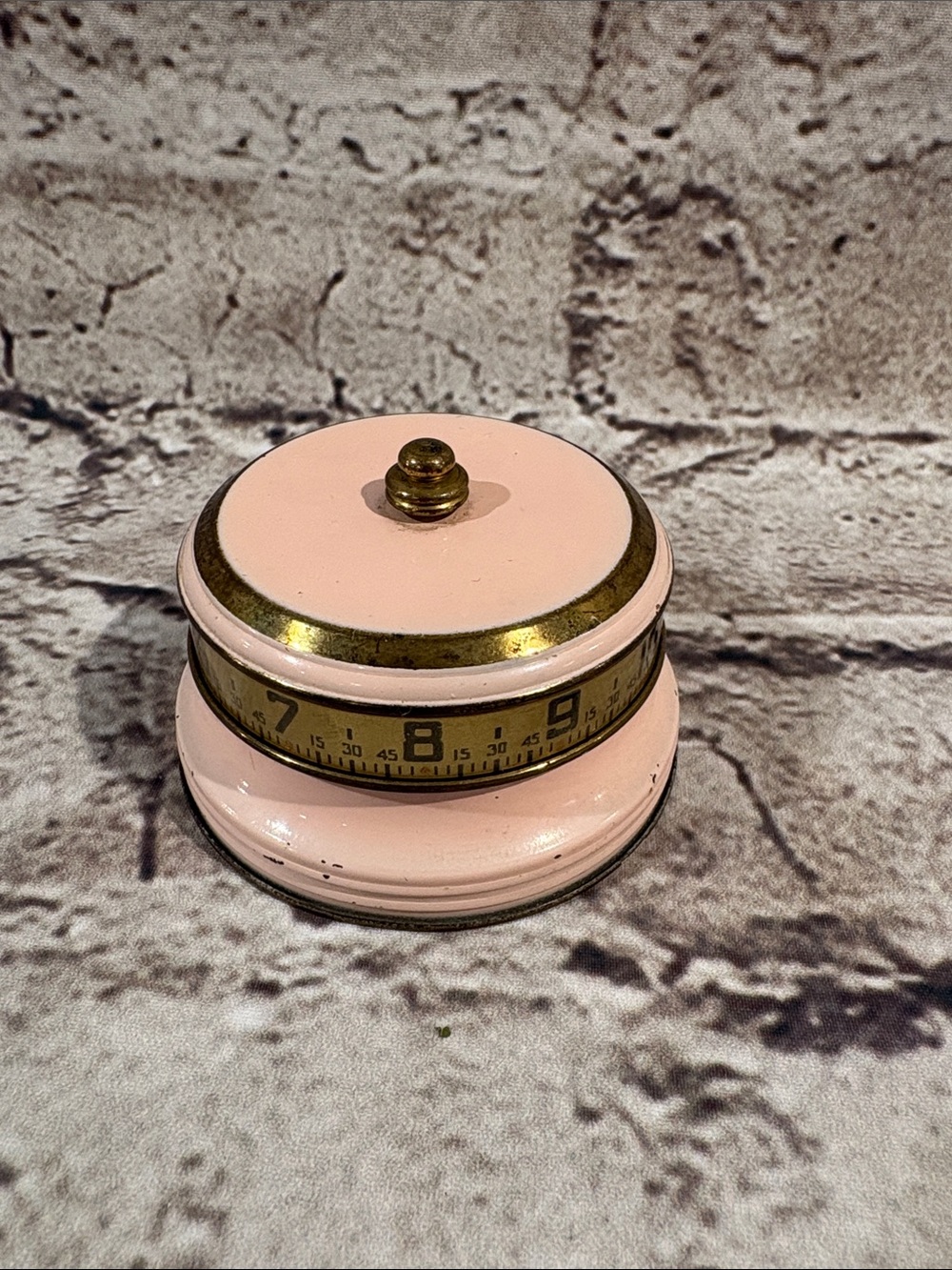 VTG-  Lux "Mystery" rotary tape measure desk clock